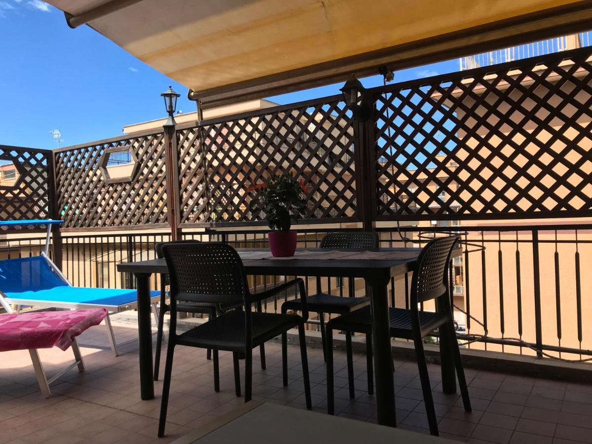 Ferienwohnung Attico Via Capo Soprano Lido di Ostia Exterior foto